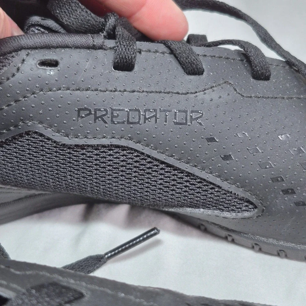 Adidas‎ Predator indoor shoes black lace up womens 7.5